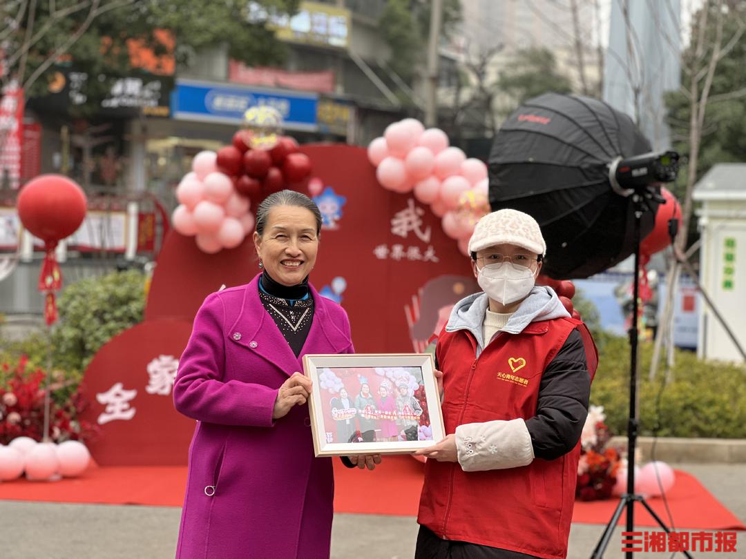 澳門雷鋒心水論壇,澳門雷鋒心水論壇，傳承雷鋒精神，共筑美好社區